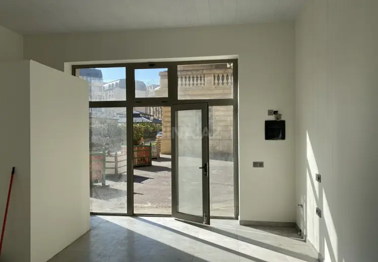 31 m² Obyekt / Ofis Satılır, Bayıl qəs., Səbail, Bakı