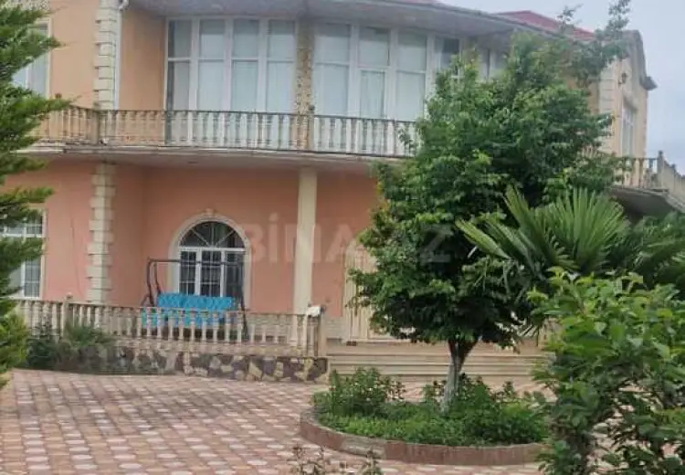 8 otaqlı mənzil Satılır, Nabran