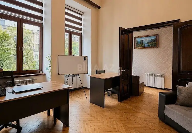 150 m² Obyekt / Ofis Kirayə (aylıq), Yasamal, Bakı