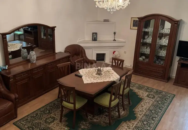 3 otaqlı mənzil Satılır, İçəri şəhər, Səbail, Bakı