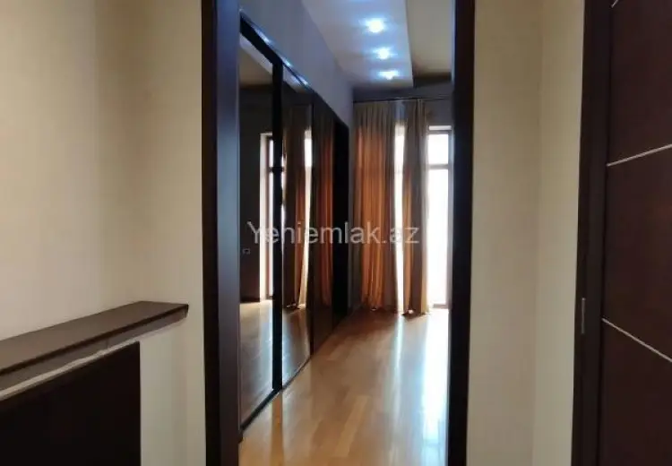 2 000 AZN - 3 otaqlı mənzil Kirayə (günlük), Səbail, Bakı