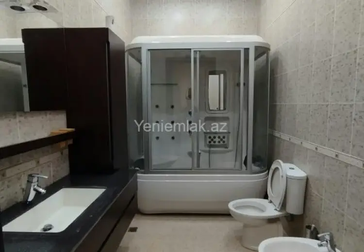 2 000 AZN - 3 otaqlı mənzil Kirayə (günlük), Səbail, Bakı