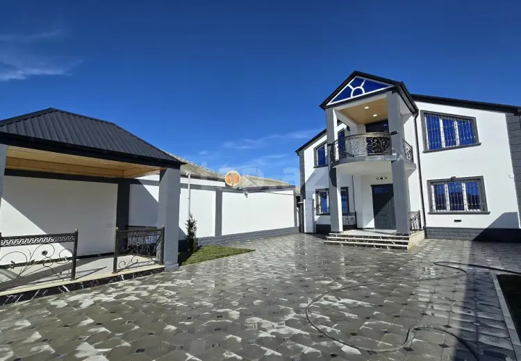 6 otaqlı mənzil , Bakı