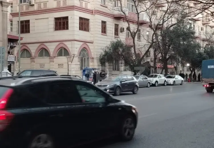 3 otaqlı mənzil , Bakı
