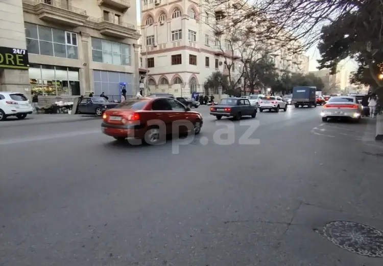 3 otaqlı mənzil , Bakı