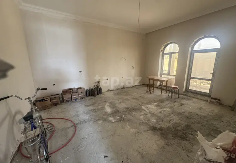 8 otaqlı mənzil , Bakı