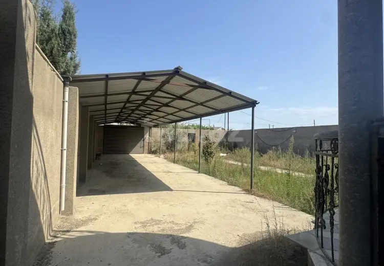 8 otaqlı mənzil , Bakı