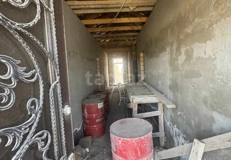 8 otaqlı mənzil , Bakı