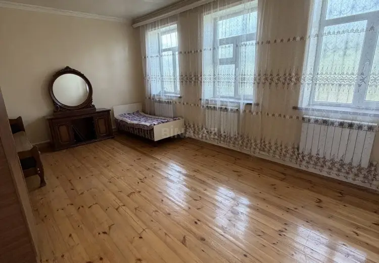 7 otaqlı mənzil Satılır, Quba