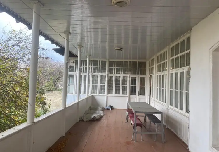 6 otaqlı mənzil , Şəki