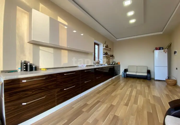 6 otaqlı mənzil Kirayə (günlük), Novxanı, Abşeron