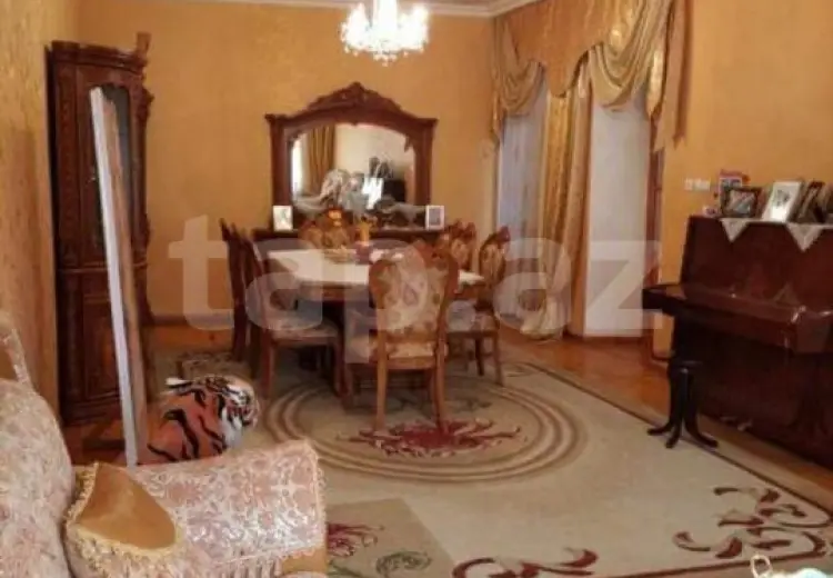 7 otaqlı mənzil , Gəncə