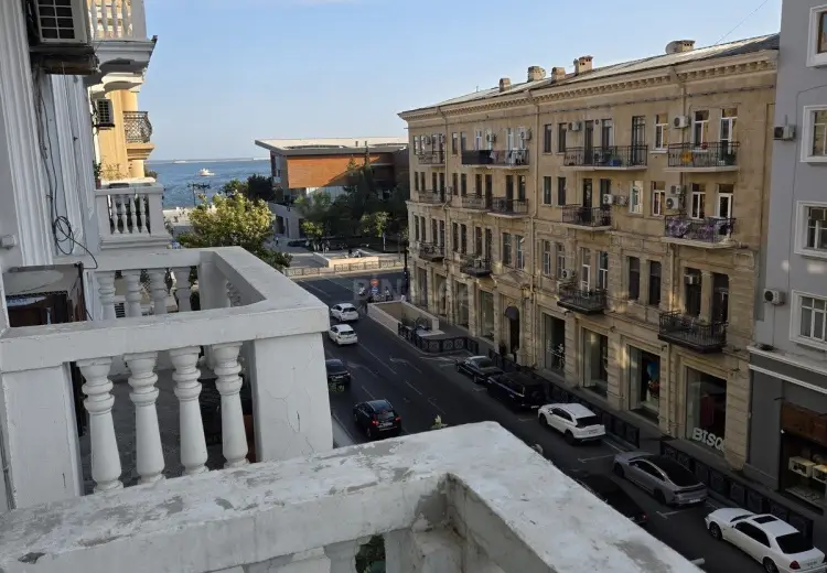 4 otaqlı mənzil Satılır, Sahil qəs., Səbail, Bakı