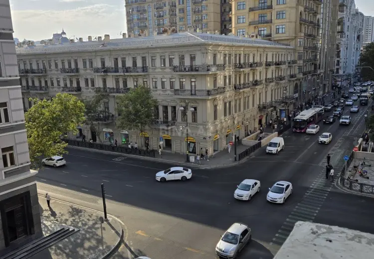 4 otaqlı mənzil Satılır, Sahil qəs., Səbail, Bakı