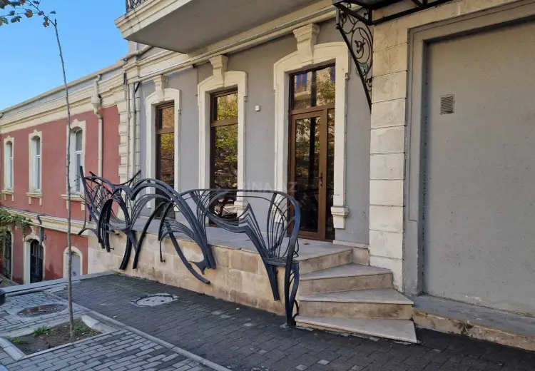 200 m² Obyekt / Ofis Kirayə (aylıq), Səbail, Bakı