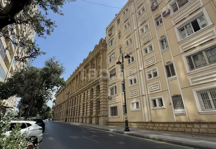285 000 AZN - 4 otaqlı mənzil, Nərimanov, Bakı