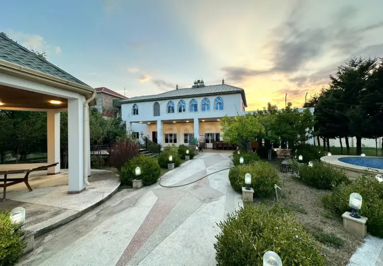 7 otaqlı mənzil , Bakı