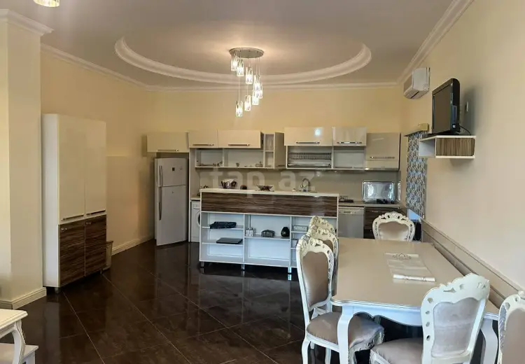 7 otaqlı mənzil , Bakı
