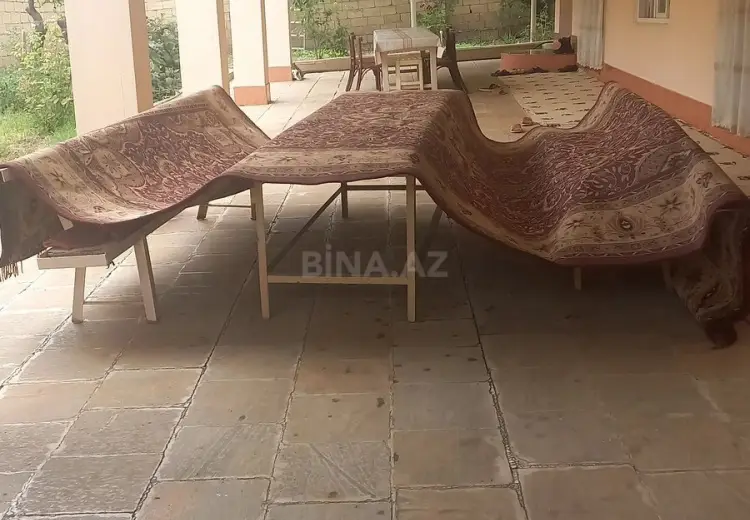 8 otaqlı mənzil Satılır, Şamaxı