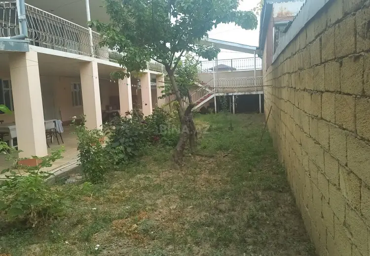 8 otaqlı mənzil Satılır, Şamaxı
