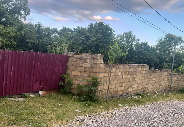 18 sot Torpaq Satılır, Oğuz