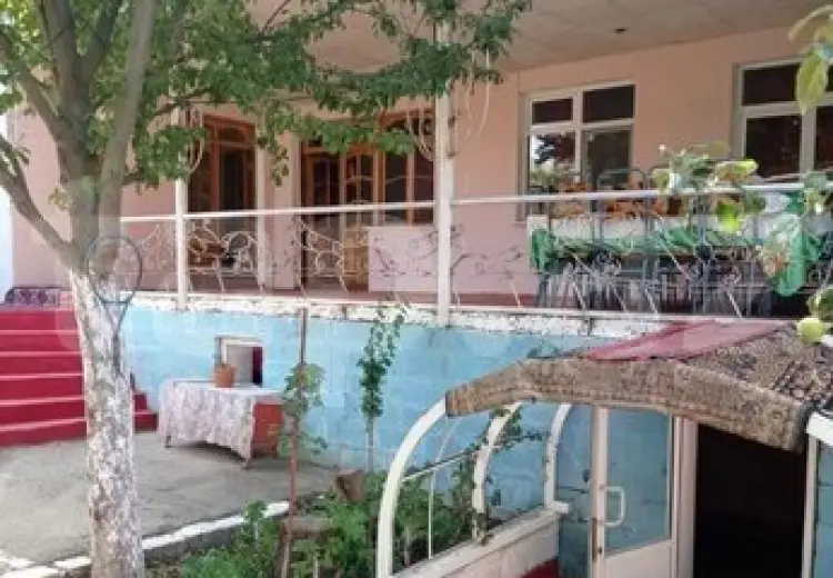 8 otaqlı mənzil , Şamaxı
