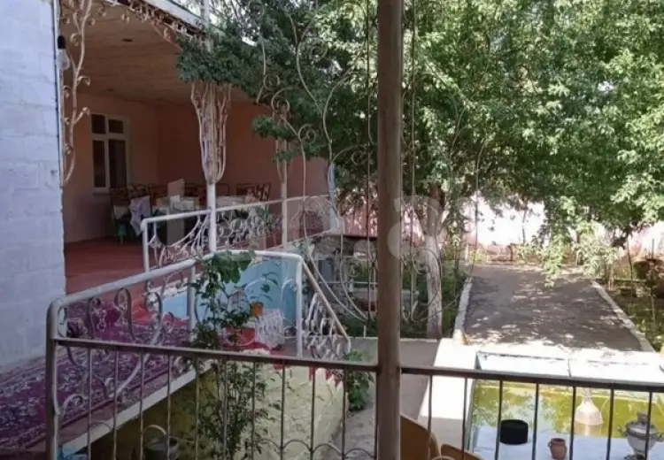 8 otaqlı mənzil , Şamaxı