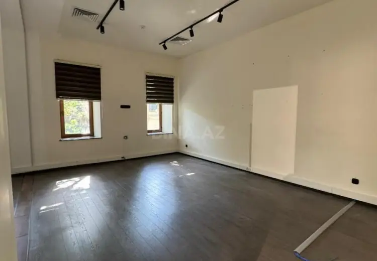 225 m² Obyekt / Ofis Kirayə (aylıq), Səbail, Bakı