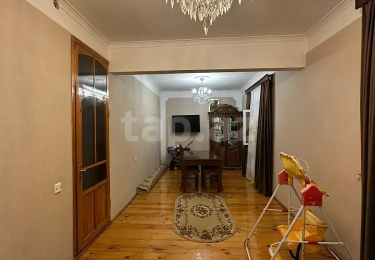 6 otaqlı mənzil , Xırdalan