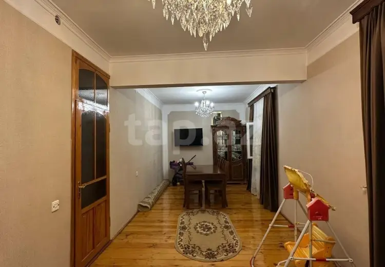 6 otaqlı mənzil , Xırdalan