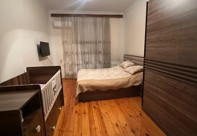 6 otaqlı mənzil , Xırdalan