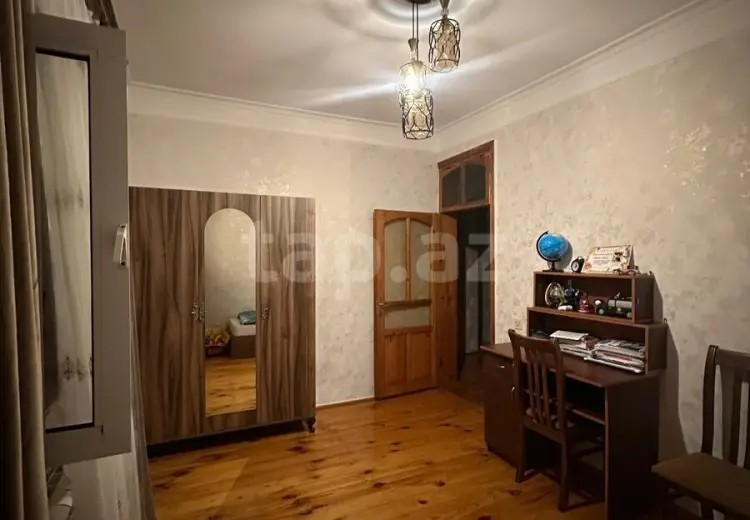 6 otaqlı mənzil , Xırdalan