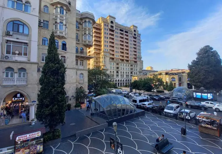 3 otaqlı mənzil Satılır, Səbail, Bakı