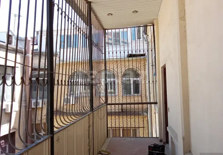 6 otaqlı mənzil , Bakı