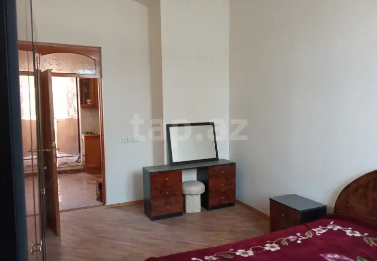 6 otaqlı mənzil , Bakı