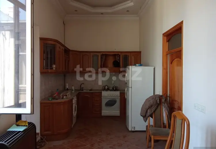 6 otaqlı mənzil , Bakı