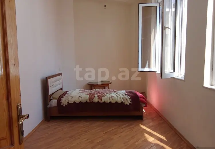 6 otaqlı mənzil , Bakı