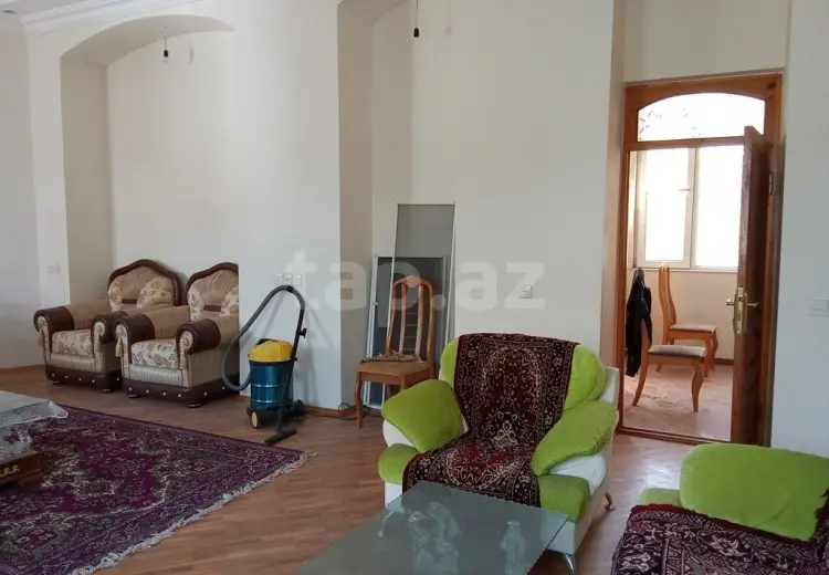 6 otaqlı mənzil , Bakı