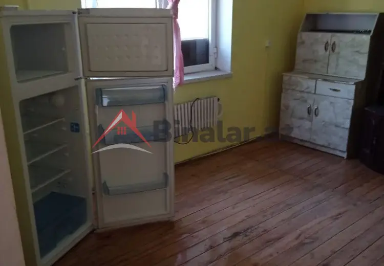 6 otaqlı mənzil Satılır, Şamaxı