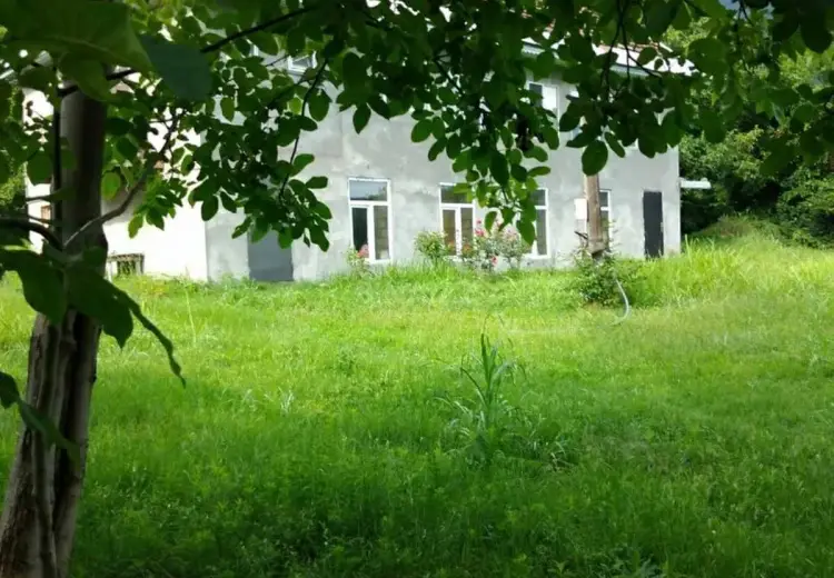 6 otaqlı mənzil Satılır, Şəki