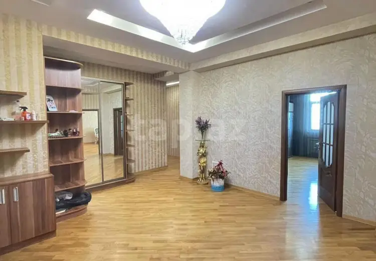 4 otaqlı mənzil , Bakı