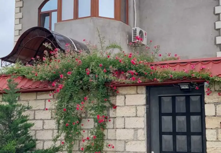 7 otaqlı mənzil Satılır, Quba