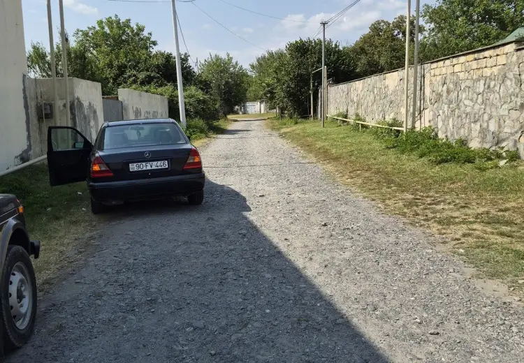 8 sot Torpaq Satılır, Qəbələ