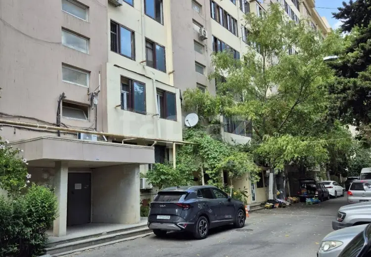 3 otaqlı mənzil , Bakı