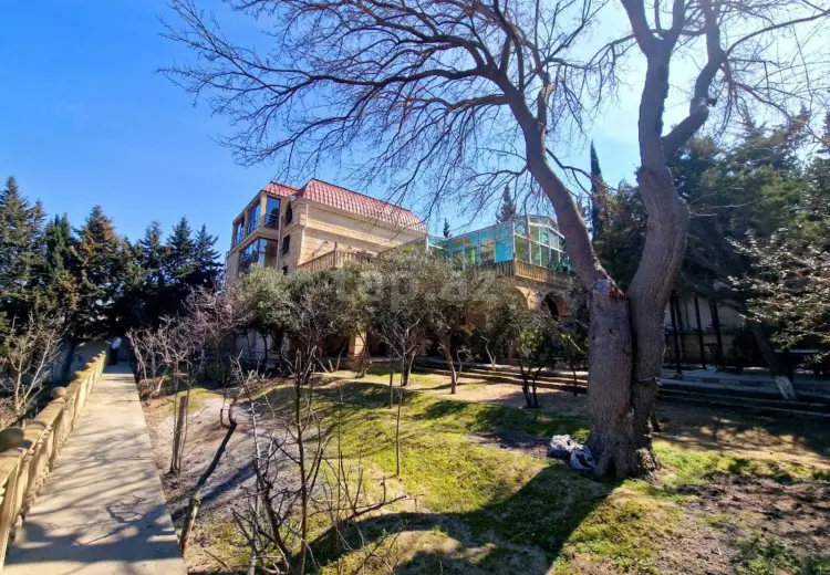 6 otaqlı mənzil , Bakı