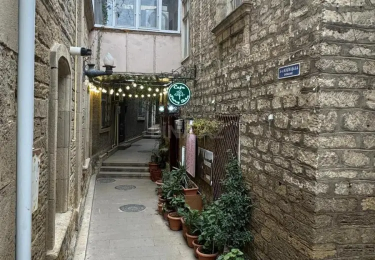 250 m² Obyekt / Ofis Satılır, Səbail, Bakı