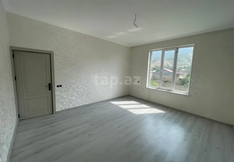 6 otaqlı mənzil , Şəki
