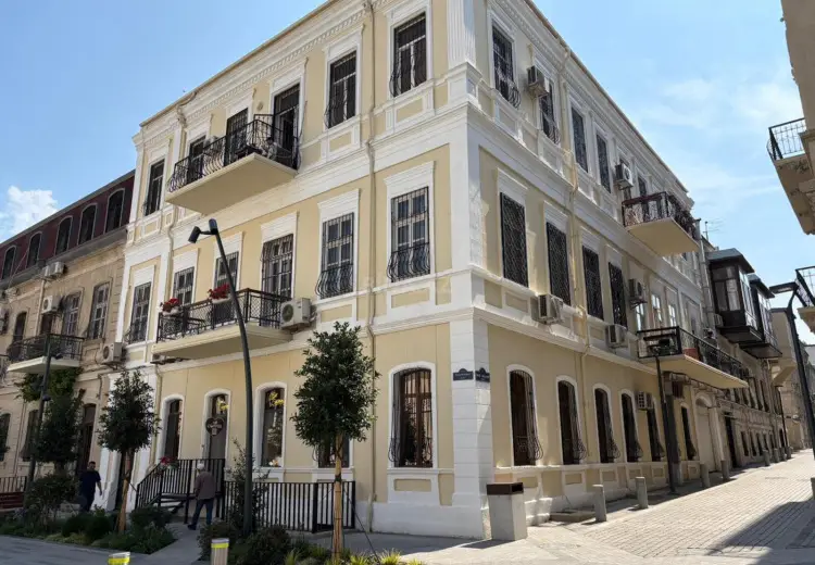 250 m² Obyekt / Ofis Kirayə (aylıq), Səbail, Bakı
