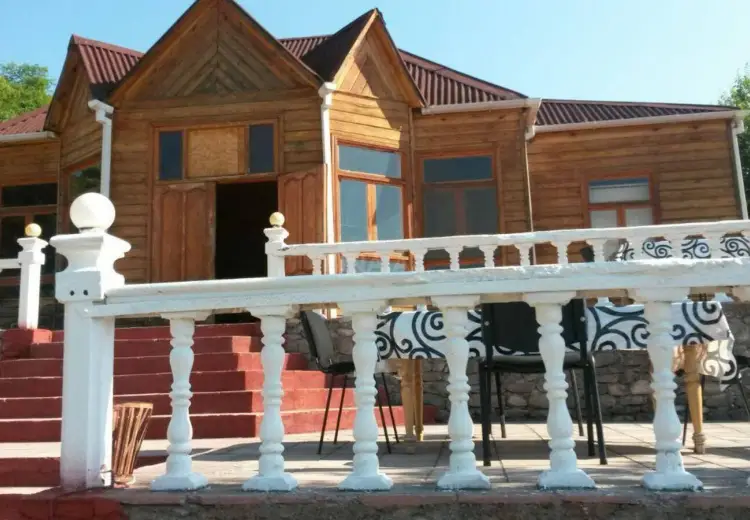 1633 m² Obyekt / Ofis Satılır, Quba