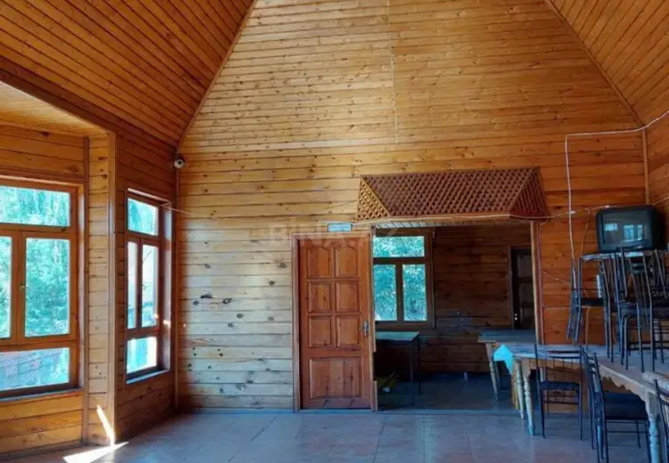 1633 m² Obyekt / Ofis Satılır, Quba